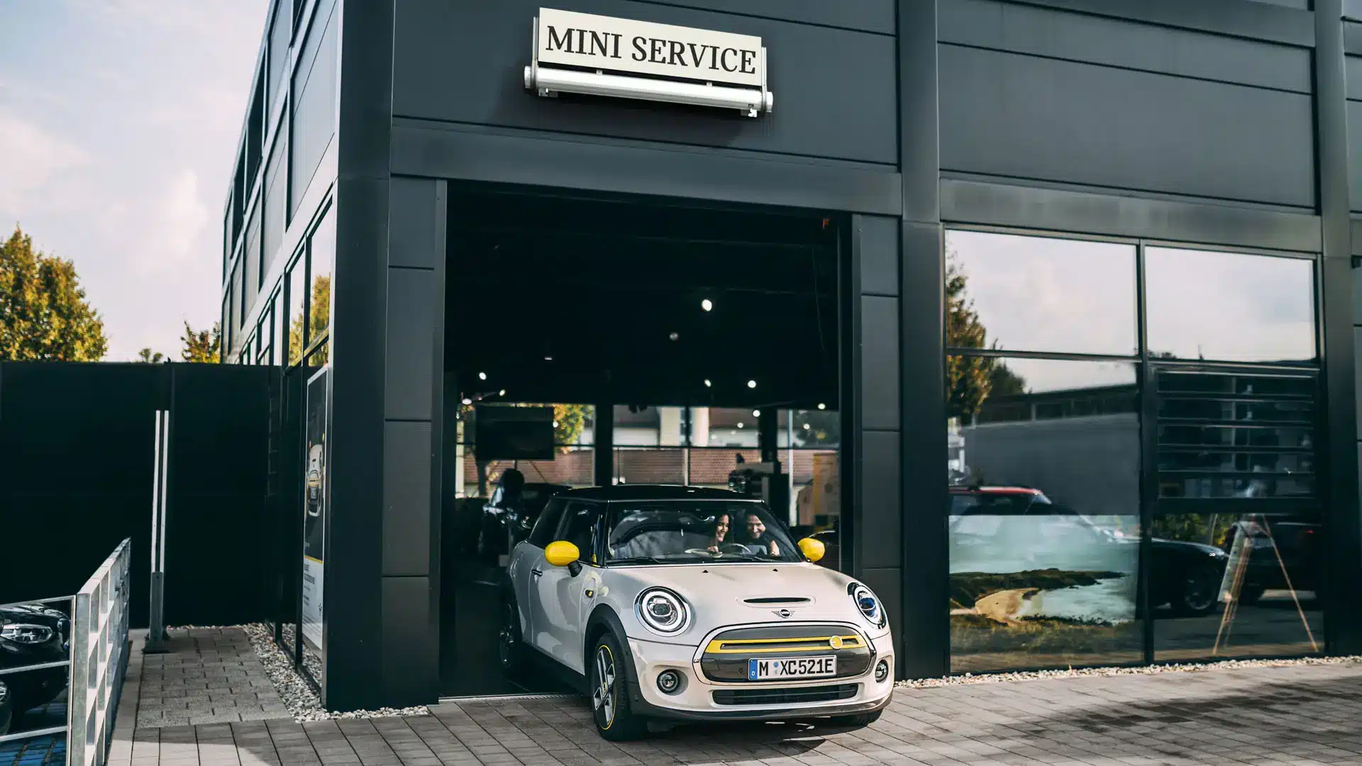 Mini Service Centre Location Wide